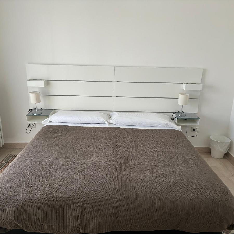 Room & Parking In Centro Citta Con Parcheggio Privato E Wifi Potenza Dış mekan fotoğraf