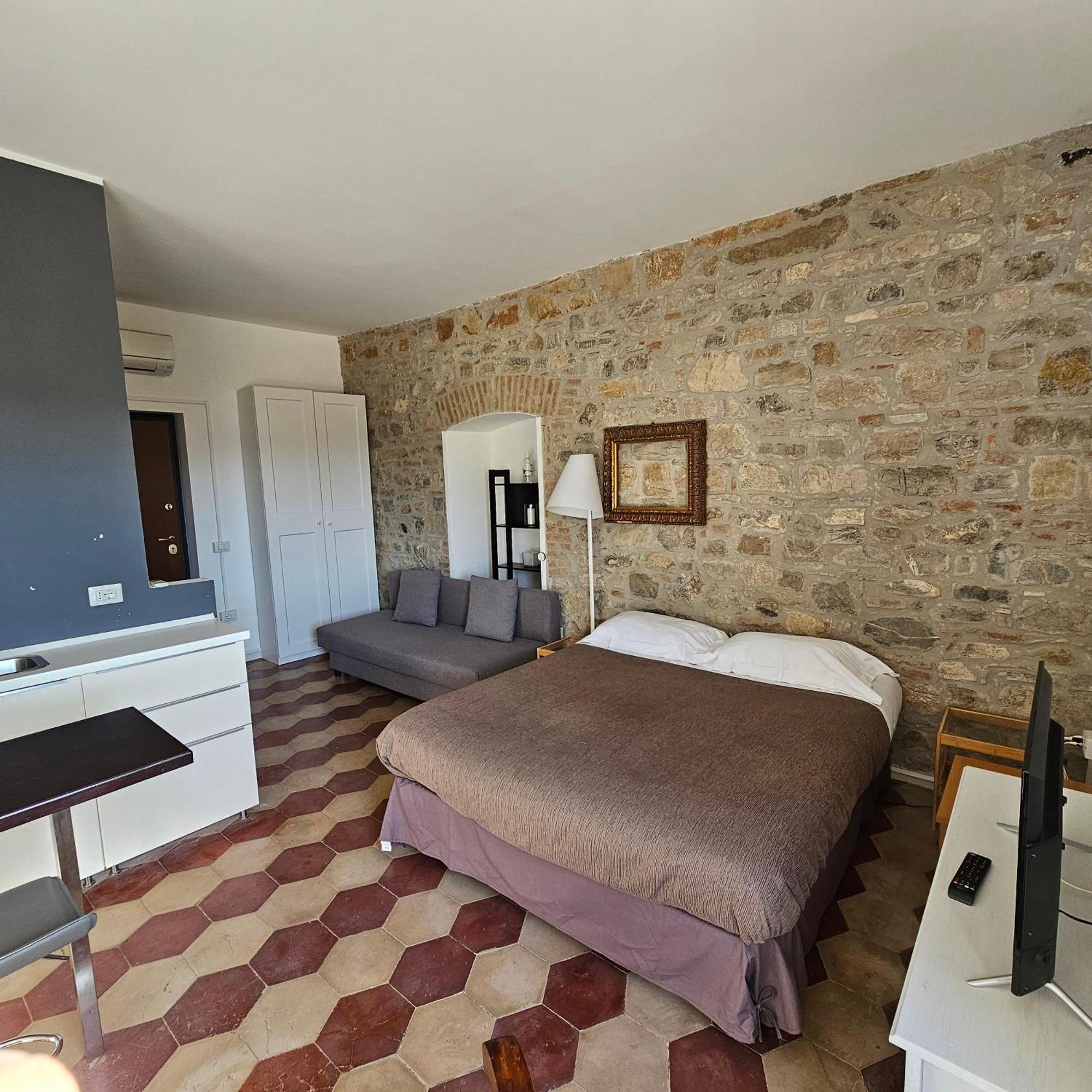 Room & Parking In Centro Citta Con Parcheggio Privato E Wifi Potenza Dış mekan fotoğraf
