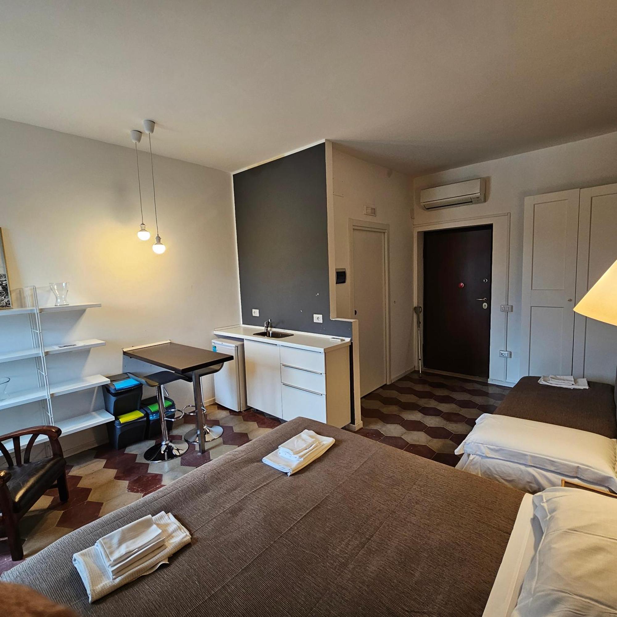Room & Parking In Centro Citta Con Parcheggio Privato E Wifi Potenza Dış mekan fotoğraf