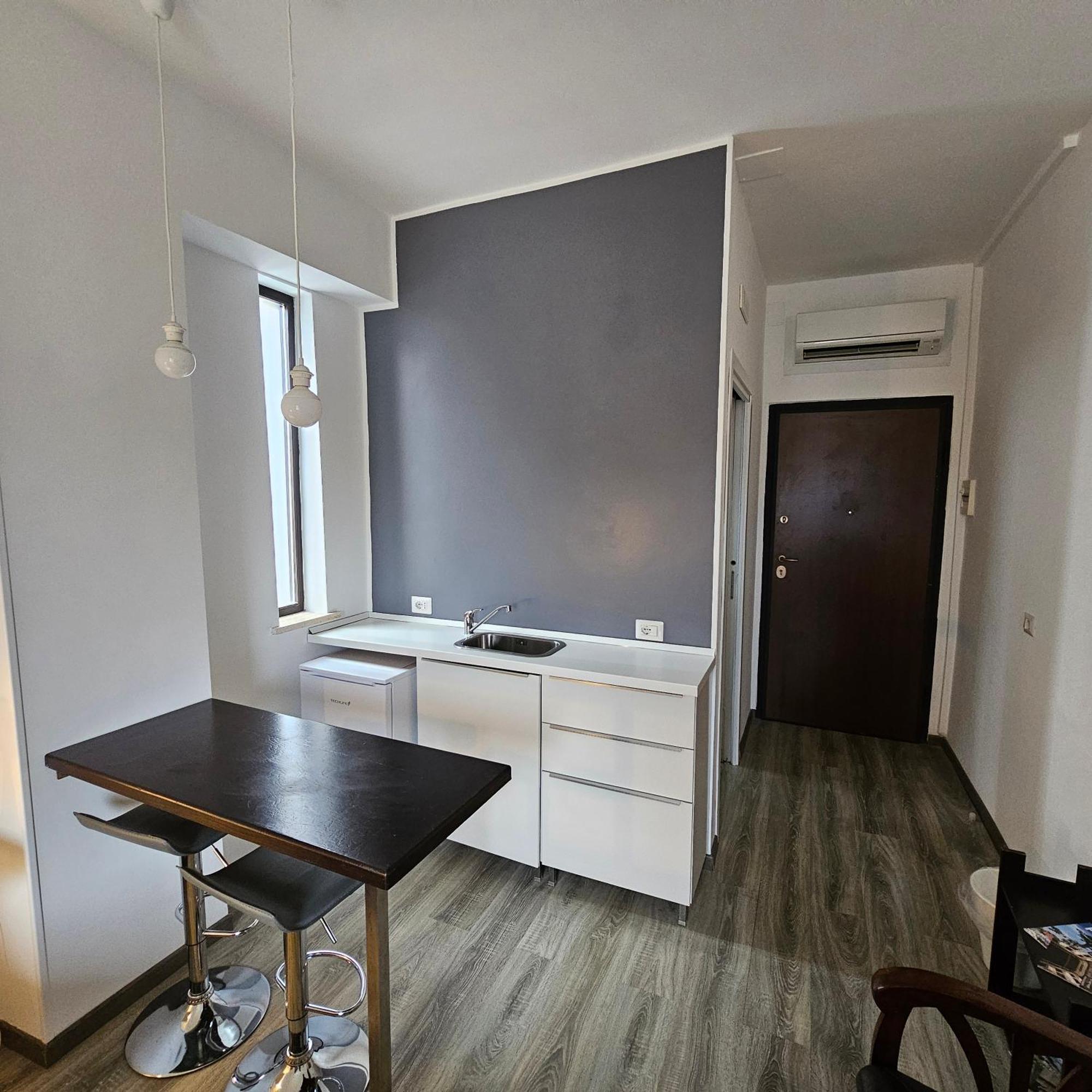 Room & Parking In Centro Citta Con Parcheggio Privato E Wifi Potenza Dış mekan fotoğraf
