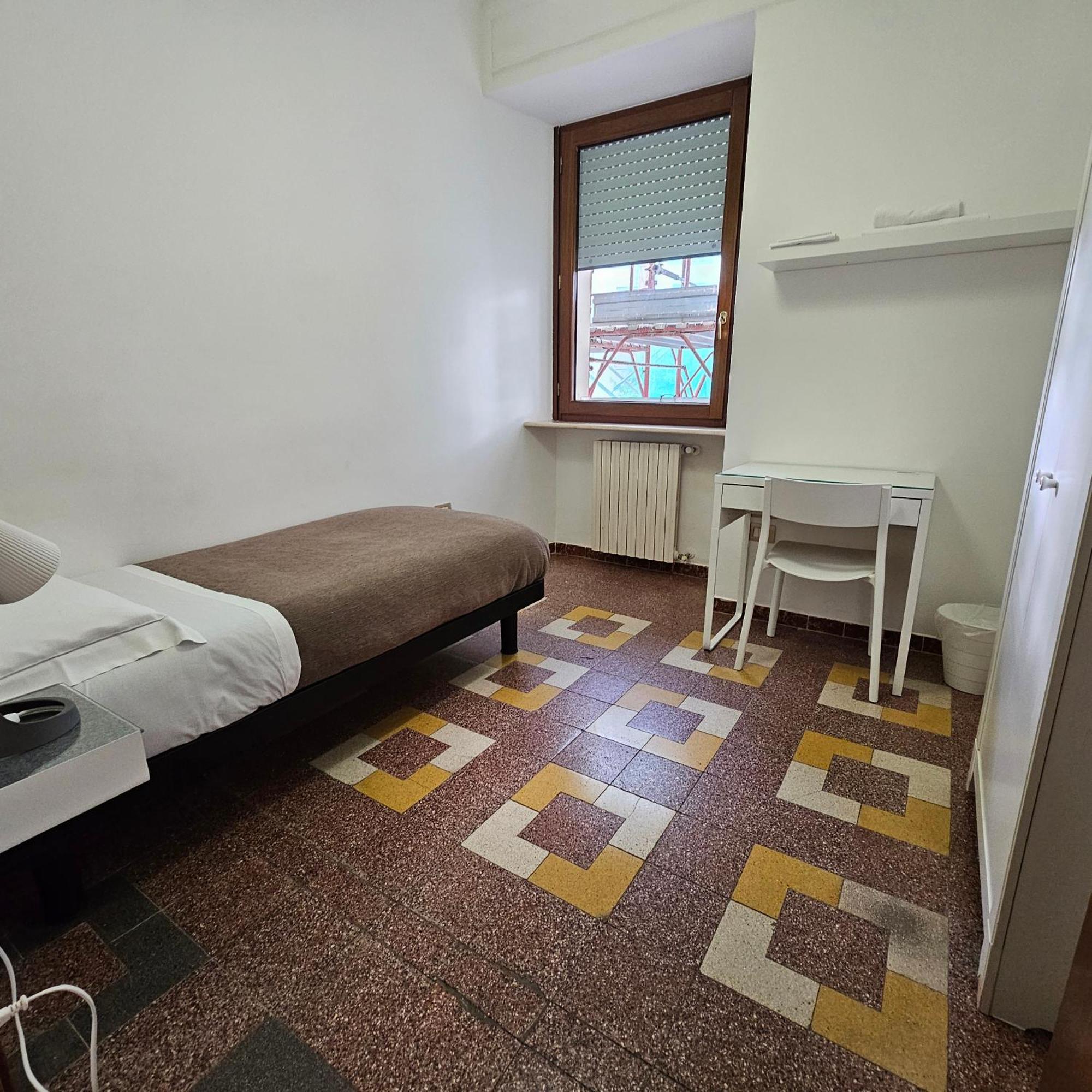 Room & Parking In Centro Citta Con Parcheggio Privato E Wifi Potenza Dış mekan fotoğraf