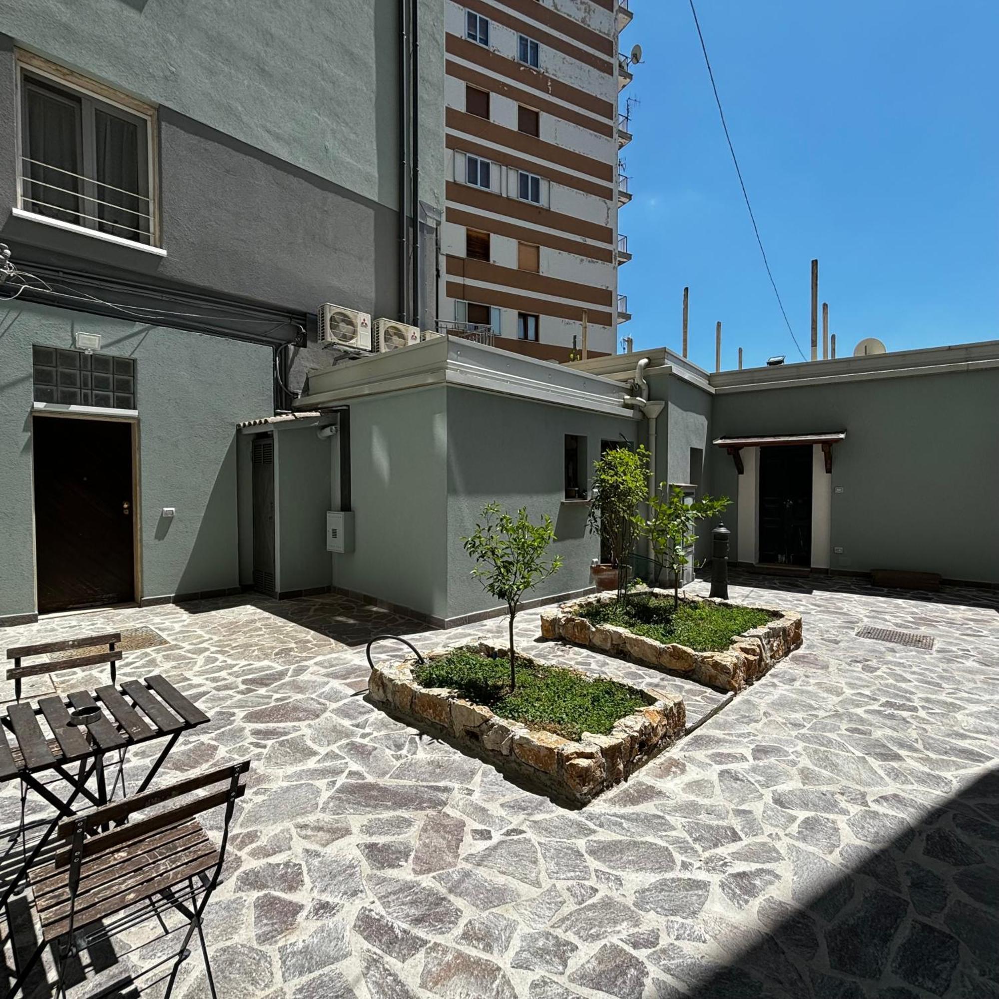 Room & Parking In Centro Citta Con Parcheggio Privato E Wifi Potenza Dış mekan fotoğraf