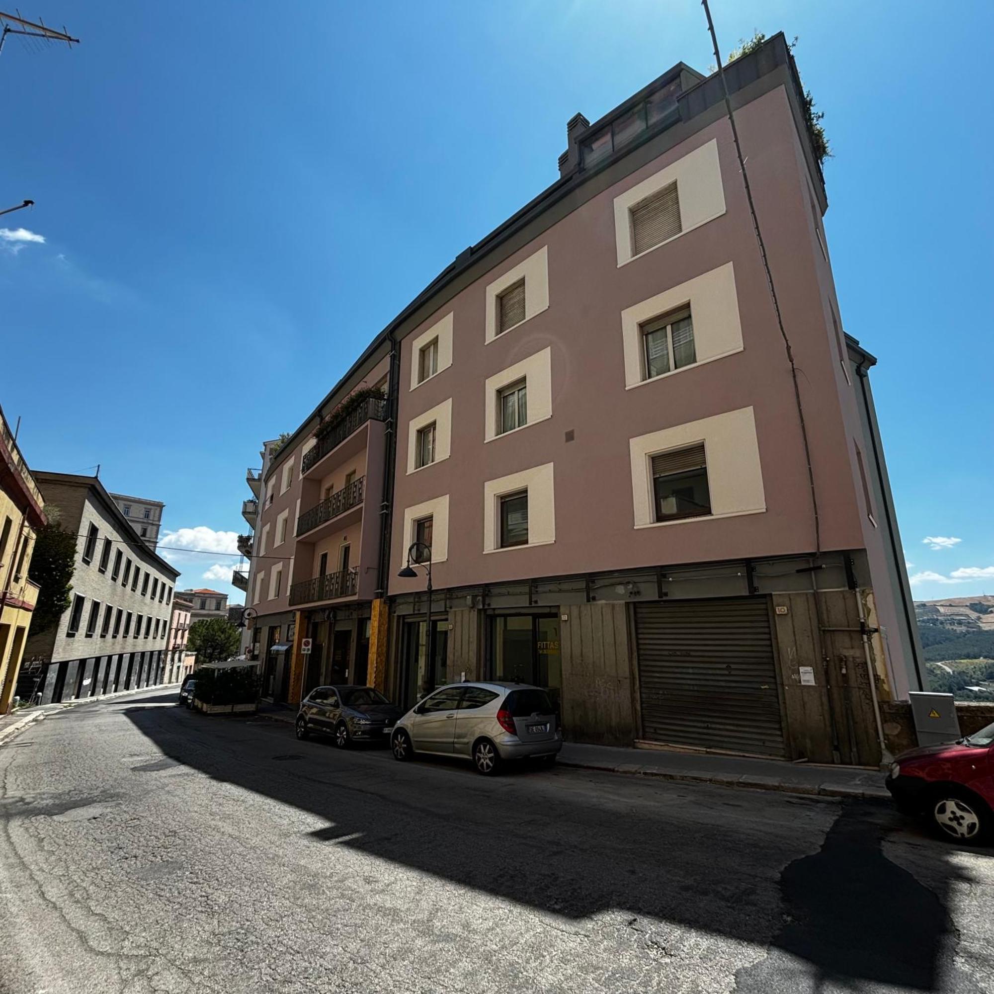 Room & Parking In Centro Citta Con Parcheggio Privato E Wifi Potenza Dış mekan fotoğraf