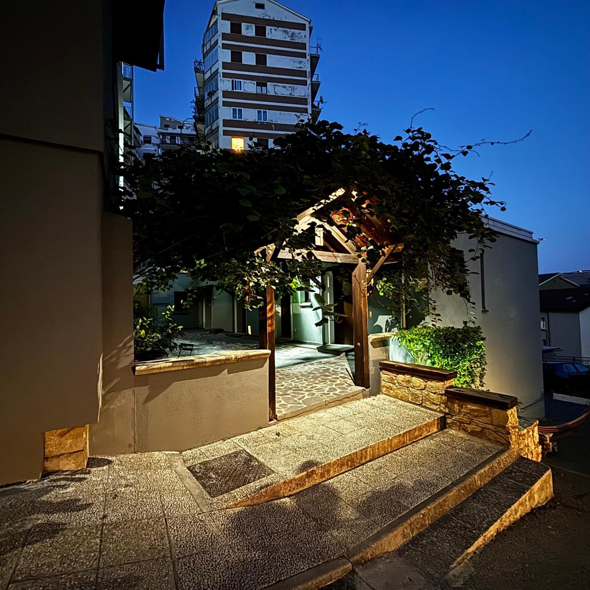 Room & Parking In Centro Citta Con Parcheggio Privato E Wifi Potenza Dış mekan fotoğraf