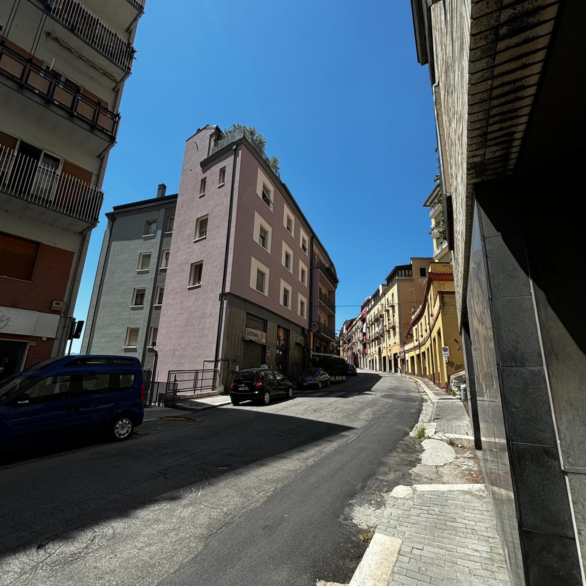 Room & Parking In Centro Citta Con Parcheggio Privato E Wifi Potenza Dış mekan fotoğraf